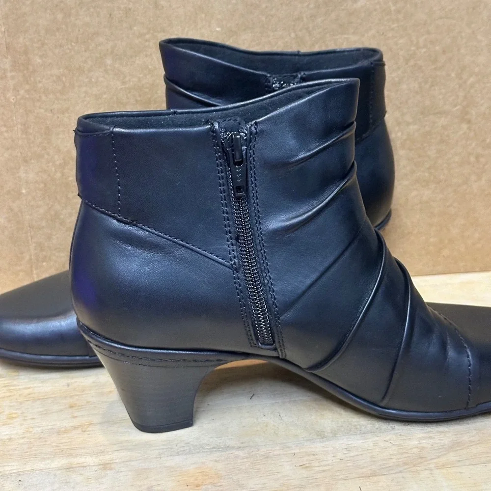 Cobb Hill Ankle Boots Women 8M Black Ruched Leather Buckle CA138BK Excellent